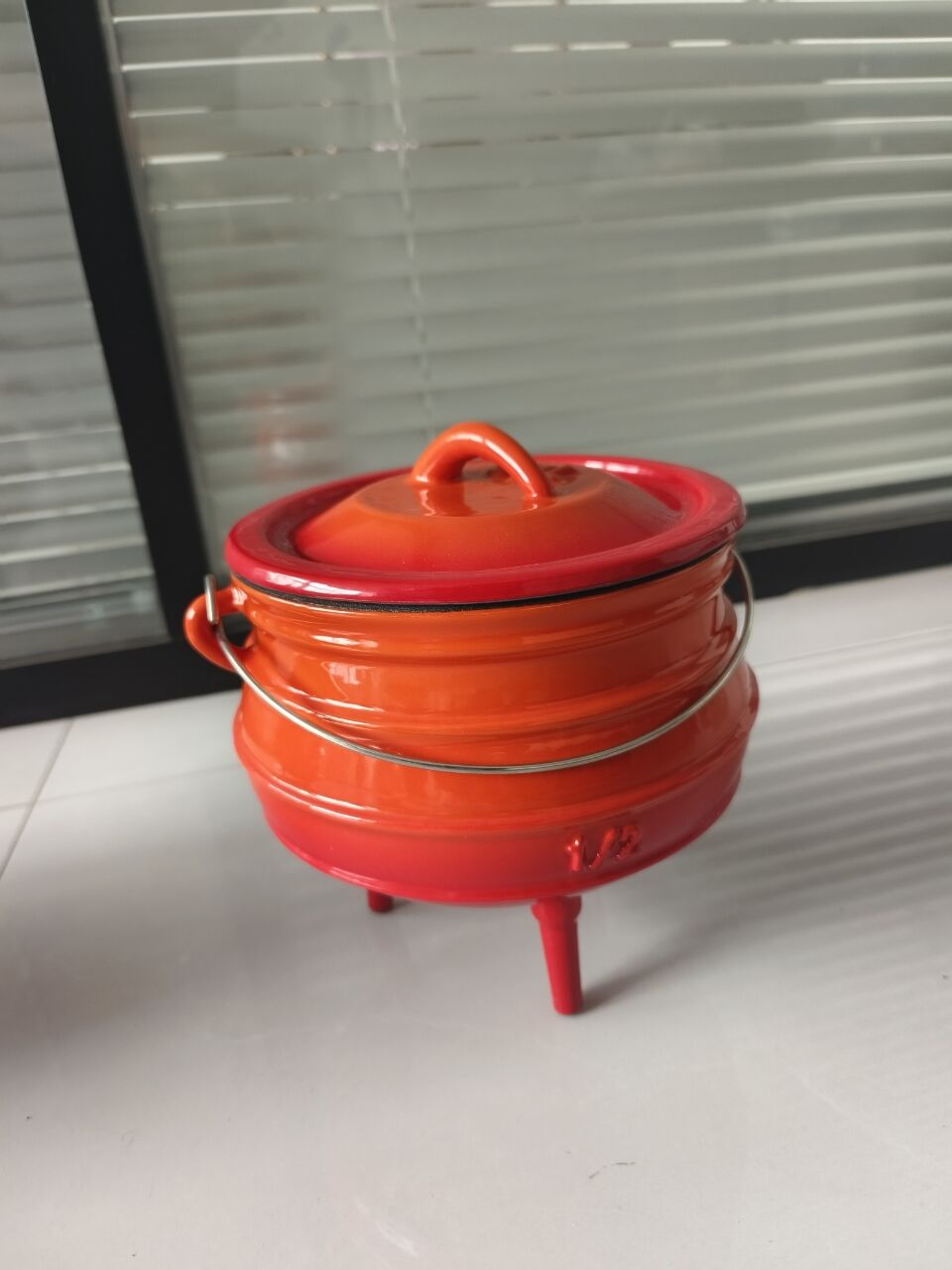 1/2 #   Horno holandés esmalta - Camp Dutch Oven Cast reseña y precio